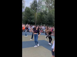 Стрит шааби ансамбль камелия