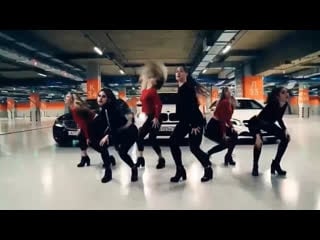 Мен өзімнің Татар ауылының шлюха қожайыным Тамараны онлайн трахналадым.