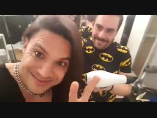 Tete novoa gracias a miguel rodrigo y jessi de fenix estilistas por cuidarme tan bien