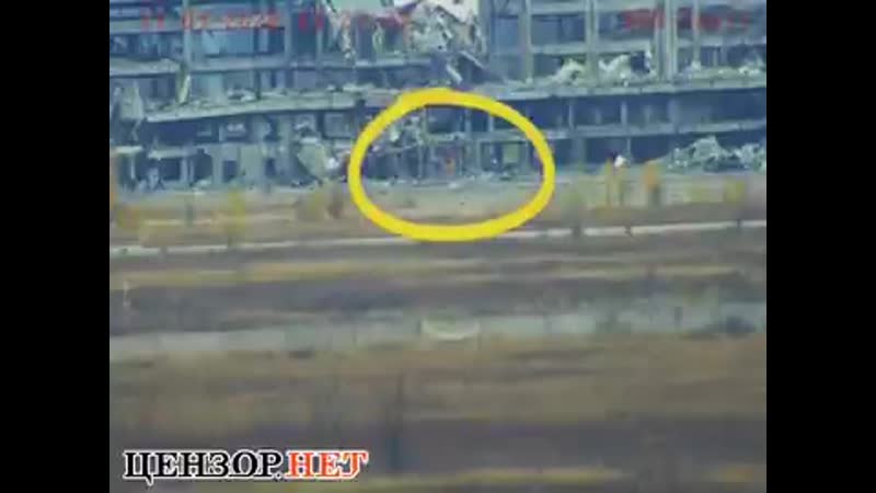 Російські окупанти ріжуть конструкції донецького аеропорту на металобрухт