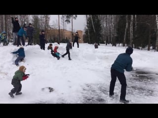 Разминка перед игрой в снежки