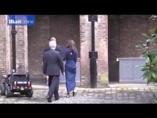 Kate stuns as she and william meet people from india and bhutan