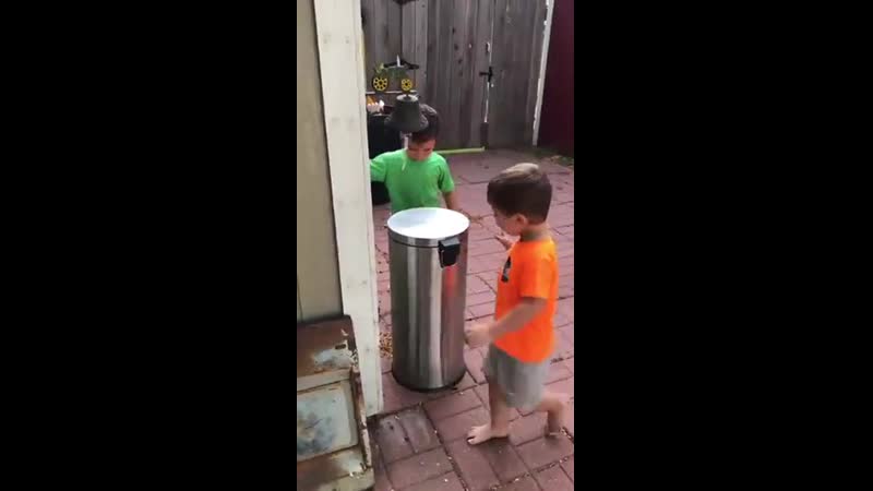 Они там с детства отбитые