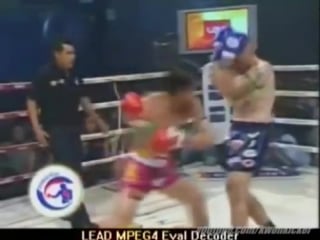 Somrak khamsing mae mai muay thai kickboxer (muay boran)