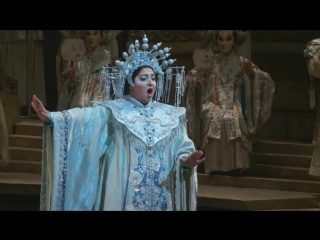 Christine goerke sings in questa reggia from puccinis turandot