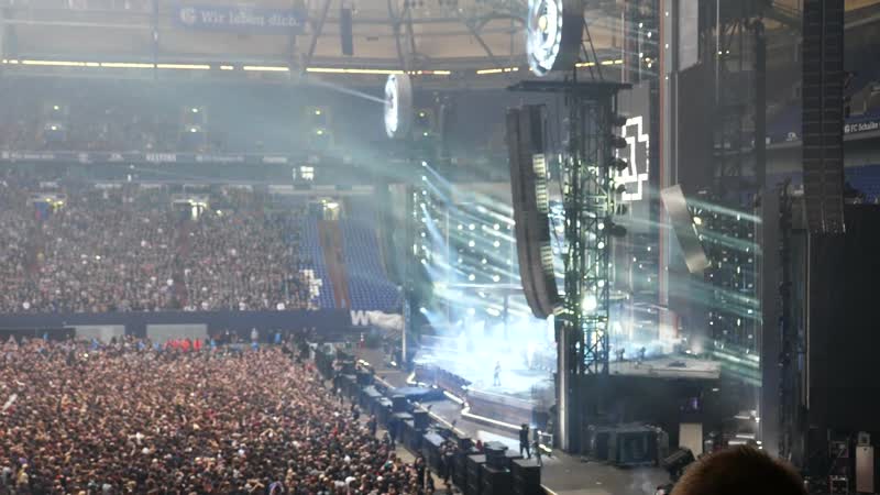 Rammstein zeig dich (first version) live @ gelsenkirchen (schalke) first night