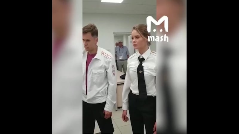 Активистки pussy riot выбежали на поле во время финала чм