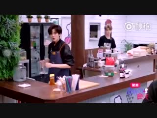 Wenjun went in the kitchen and told zhengting