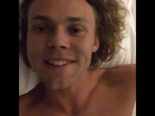 Good evening #rowysotour kickin off soon xx