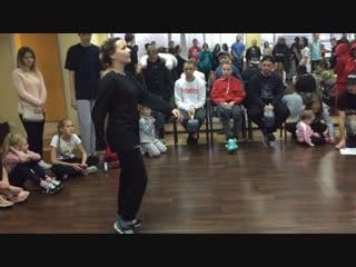 Wildstylebattle hip hop beginners 1/4 lady stayle vs hola(win)