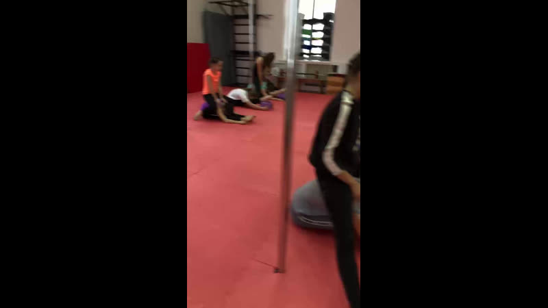 Тянем шпагаты